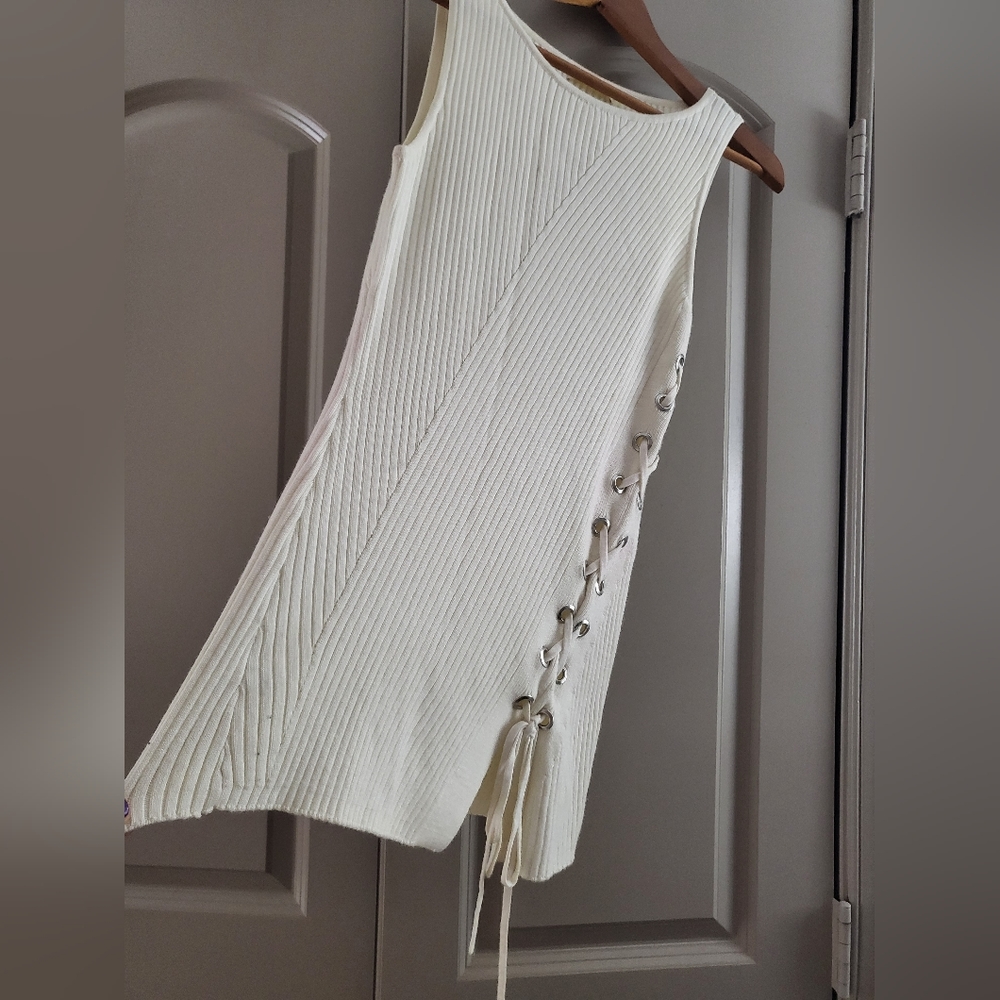 RAMY BROOK Cream Cashmere sleeveless  top💥 In excellent condition 💯 STUNNING